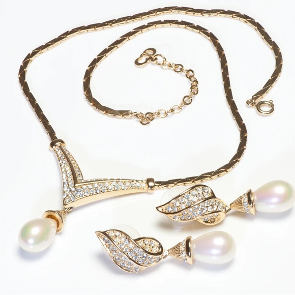 VINTAGE CHRISTIAN DIOR GOLD PLATED CRYSTAL PEARL EARRINGS NECKLACE SET B… - Picture 1 of 10